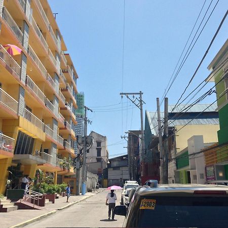 Mandaluyong Crossroads Hostel Manila מראה חיצוני תמונה