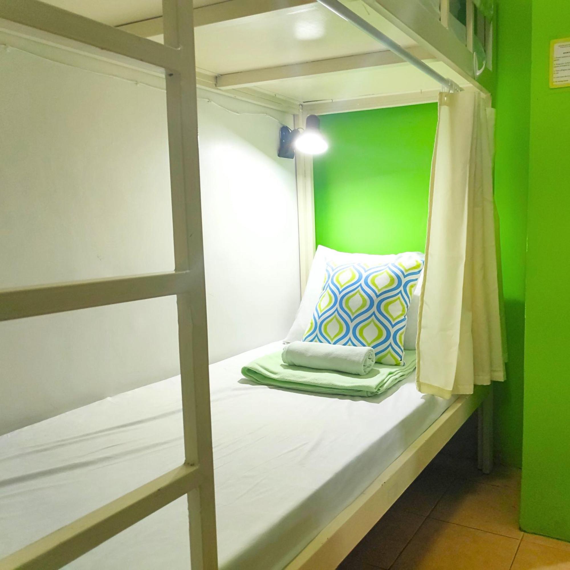 Mandaluyong Crossroads Hostel Manila מראה חיצוני תמונה