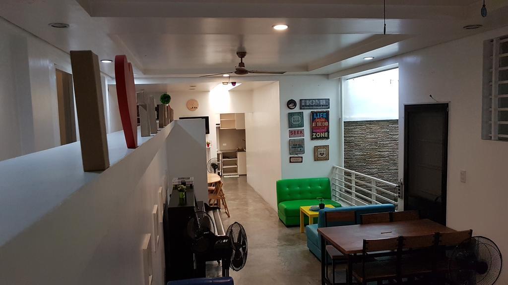 Mandaluyong Crossroads Hostel Manila מראה חיצוני תמונה