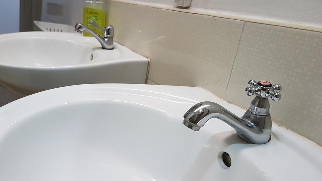 Mandaluyong Crossroads Hostel Manila מראה חיצוני תמונה
