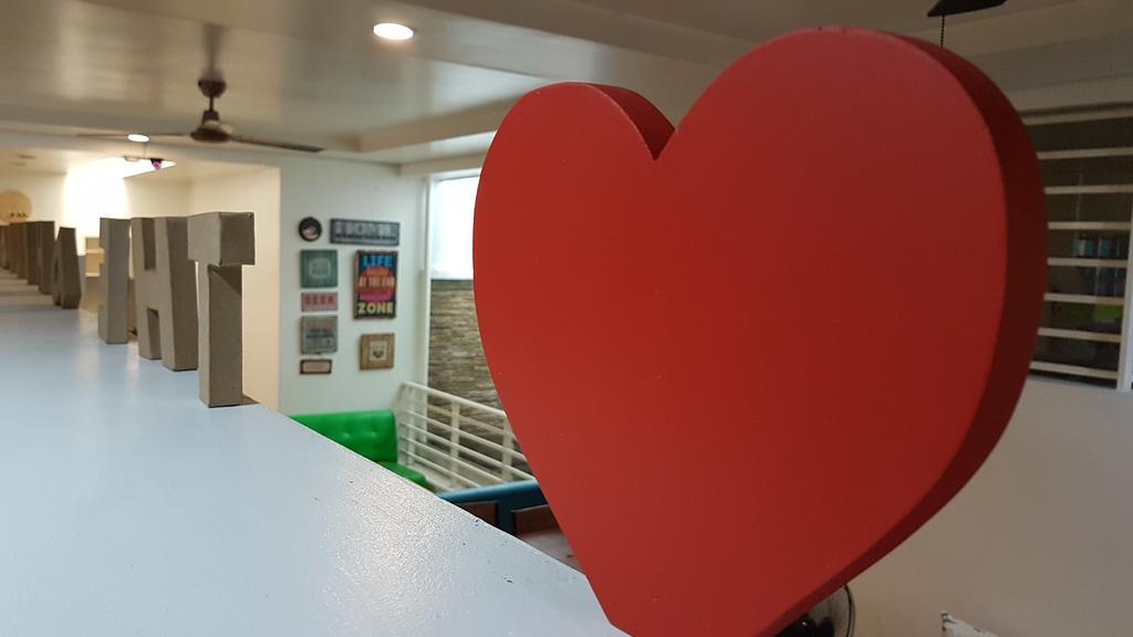 Mandaluyong Crossroads Hostel Manila מראה חיצוני תמונה