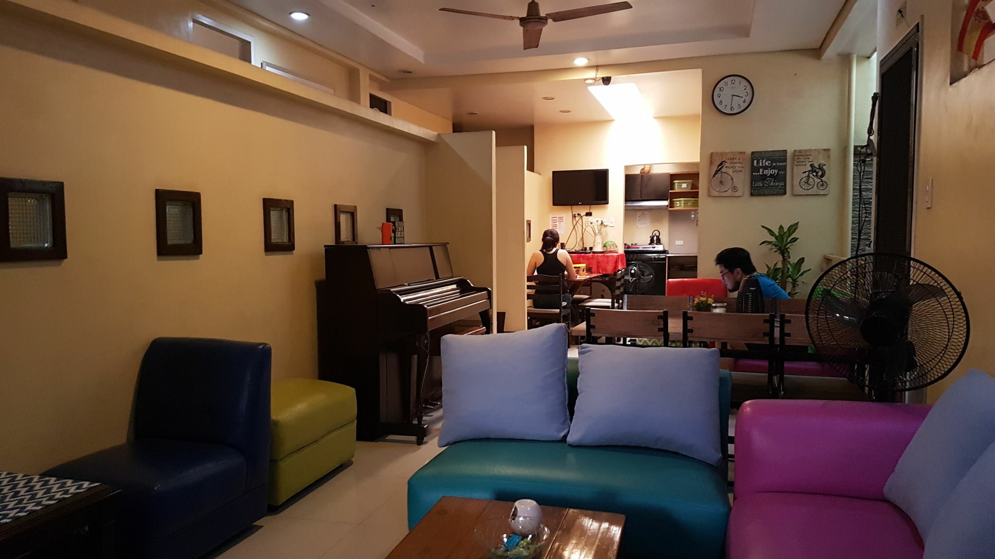Mandaluyong Crossroads Hostel Manila מראה חיצוני תמונה