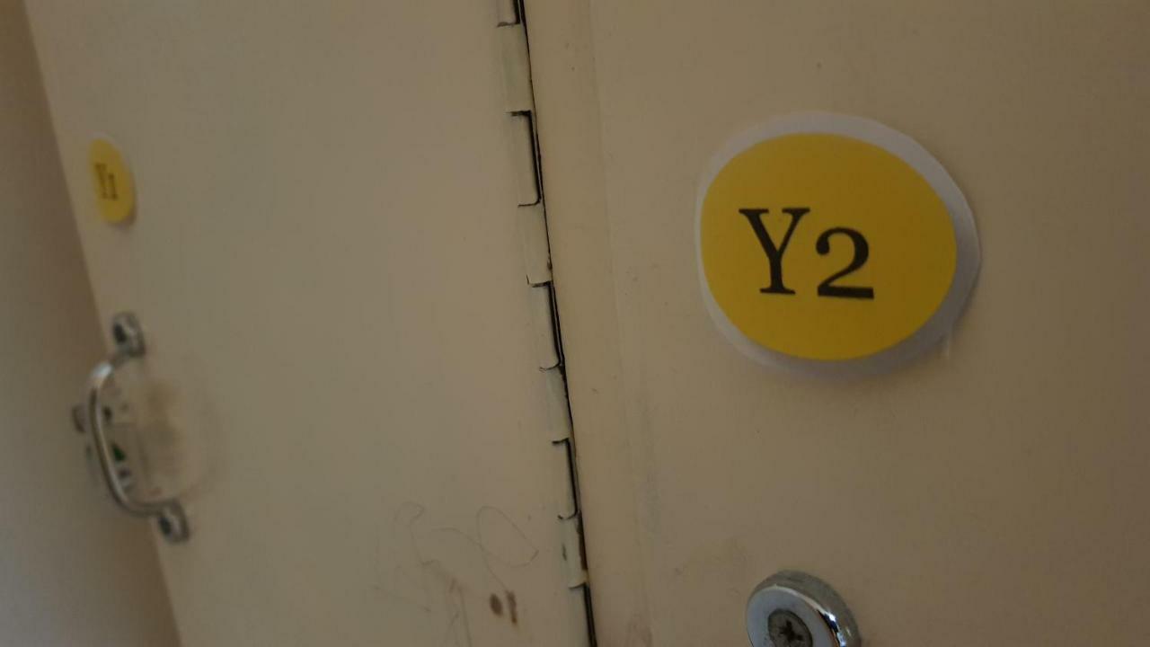 Mandaluyong Crossroads Hostel Manila מראה חיצוני תמונה